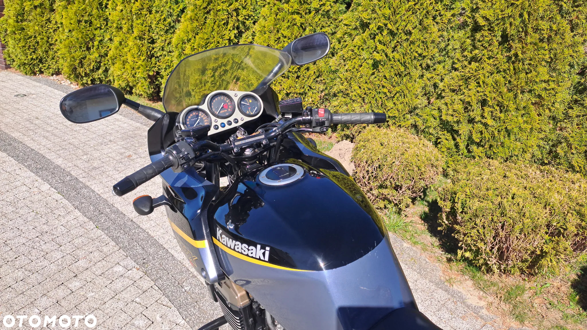 Kawasaki ZRX - 30