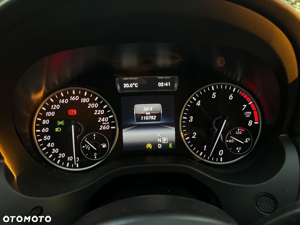 Mercedes-Benz Klasa A 180 7G-DCT AMG Line - 25