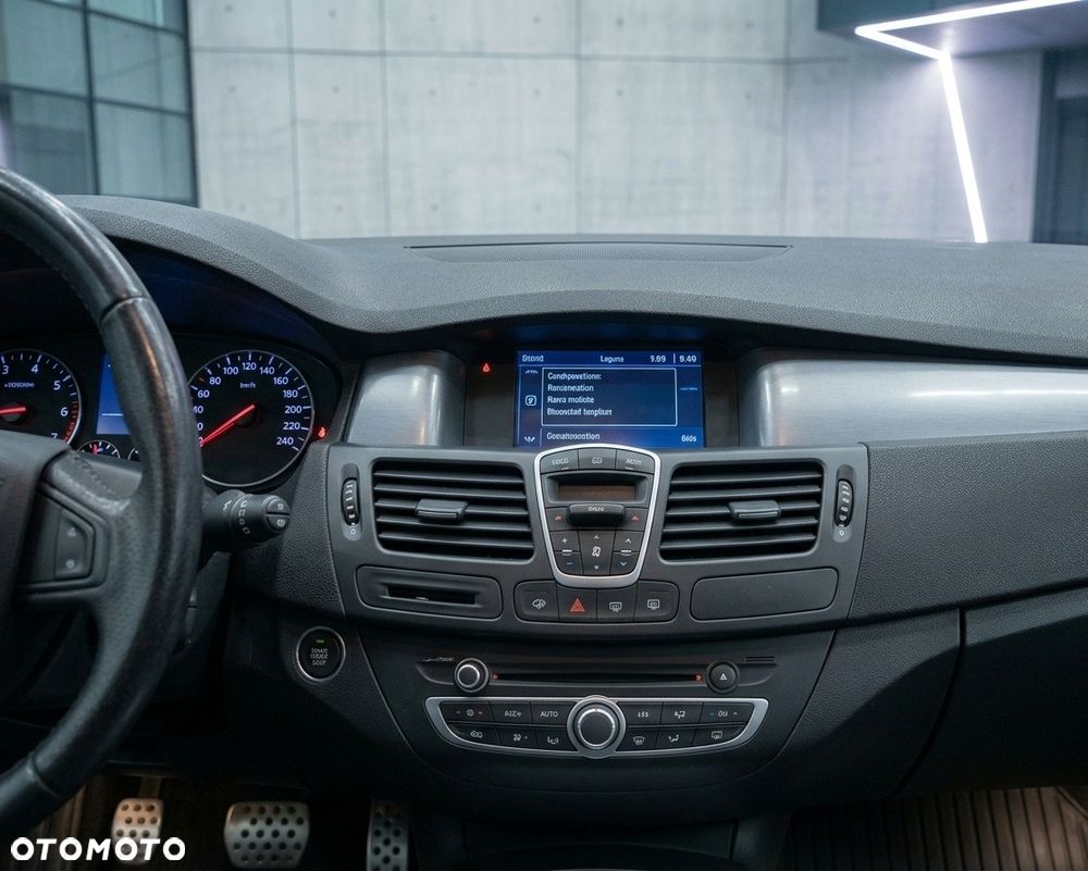 Renault Laguna dCi 110 FAP Bose Edition - 13