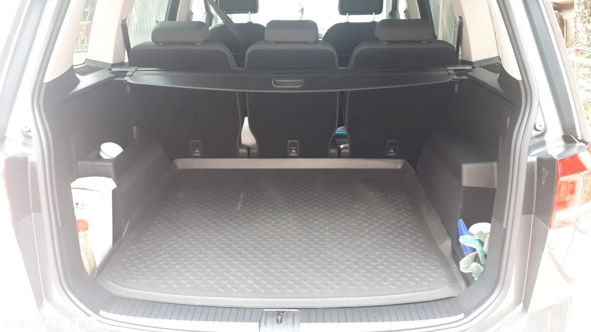 Volkswagen Touran - 11