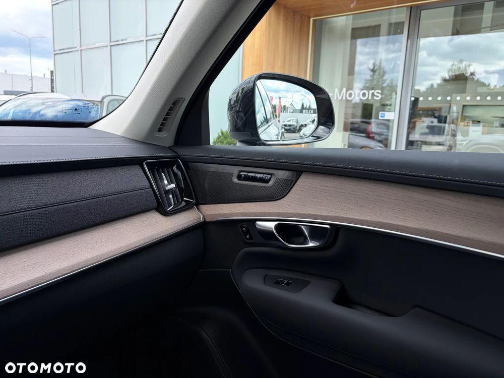 Volvo XC 90 T8 AWD Plug-In Hybrid Plus Dark 7os - 23