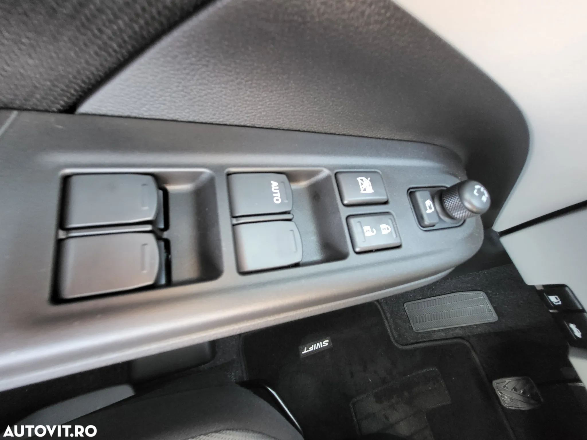 Suzuki Swift 1.2 Dualjet 12V AllGrip MHEV Spirit - 8