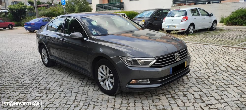 VW Passat 1.6 TDI Highline - 2