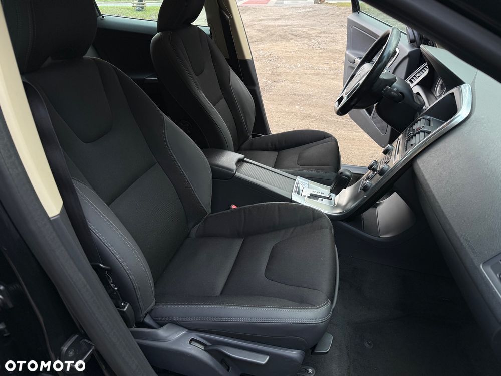 Volvo XC 60 D5 AWD Kinetic - 16