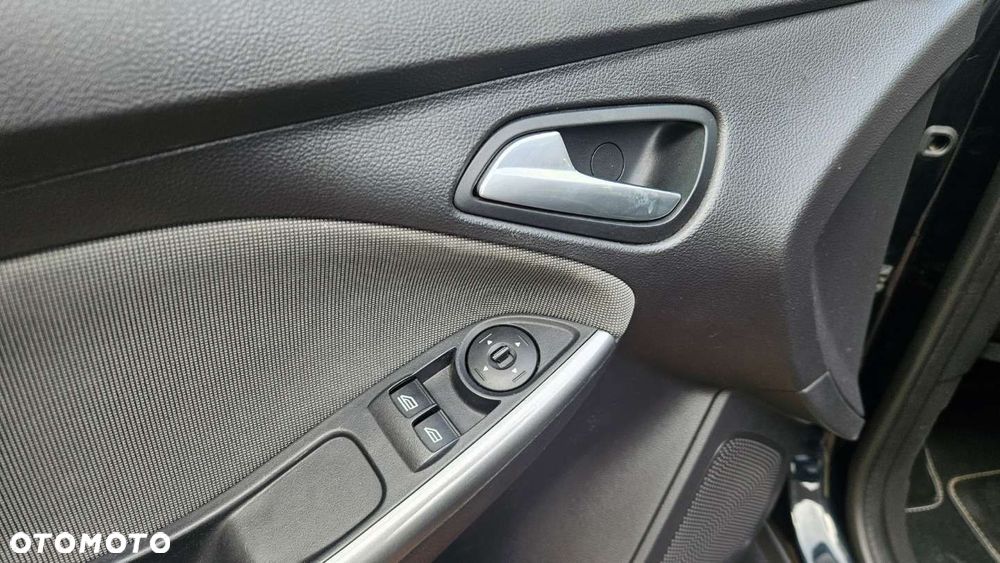 Ford Focus Turnier 1.6 TDCi DPF Start-Stopp-System Ambiente - 17