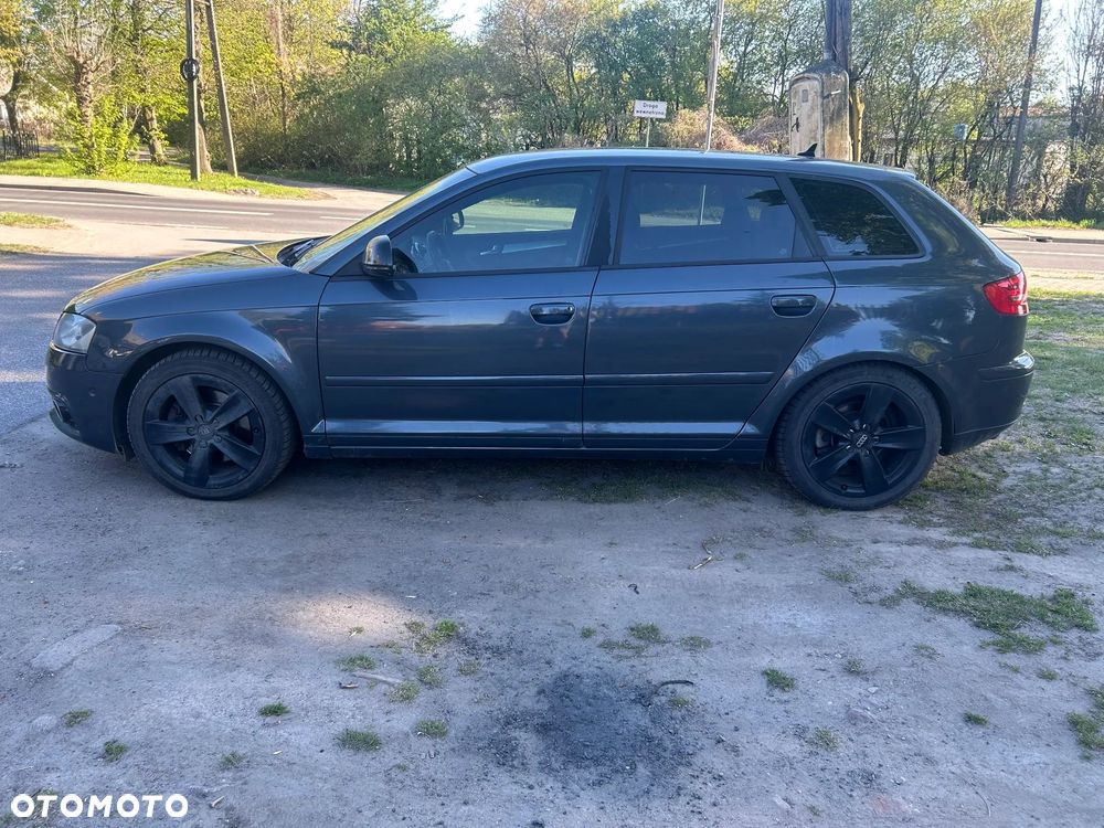 Audi A3 Sportback - 1