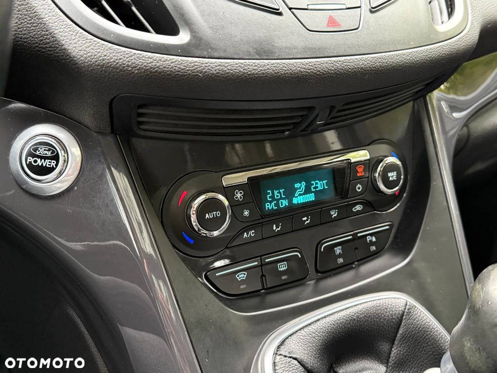 Ford Kuga 2.0 TDCi 2x4 Titanium - 22