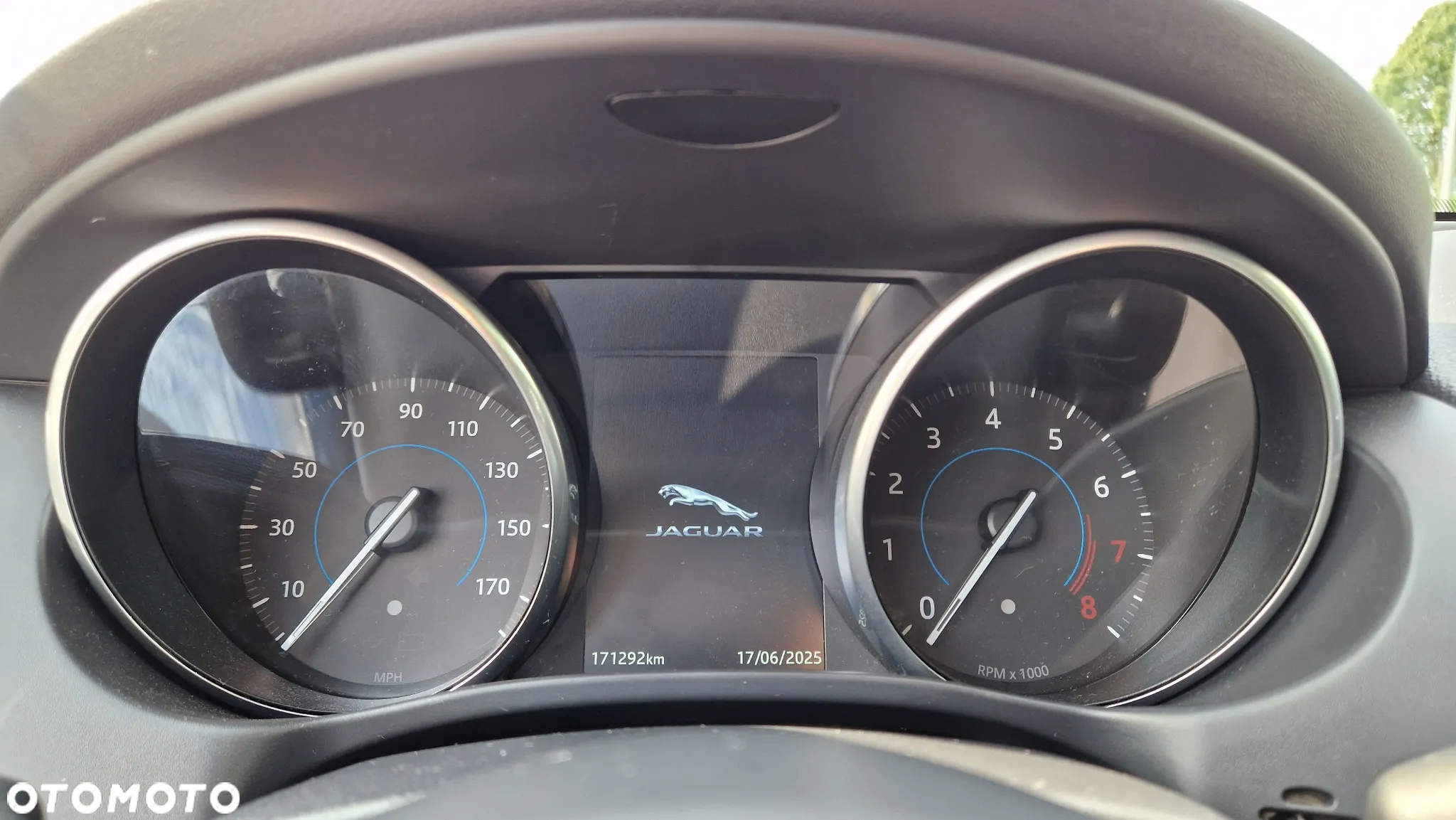 Jaguar XE 25t Prestige - 22