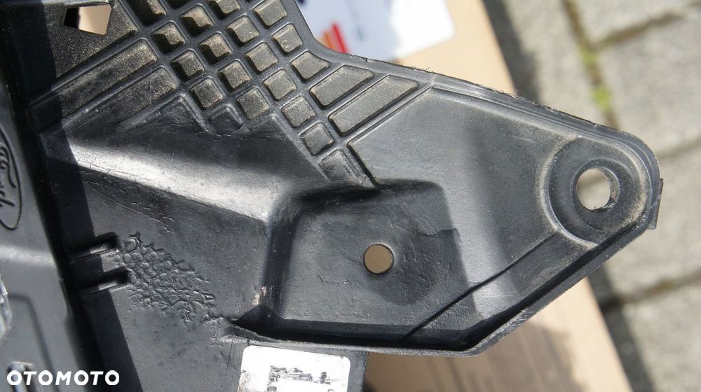 PRZEDNIA LEWA LAMPA FORD RANGER VI 6 LED - 7