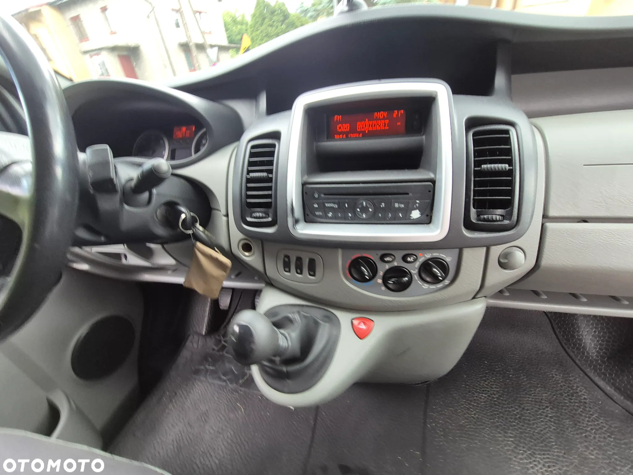 Opel Vivaro - 24