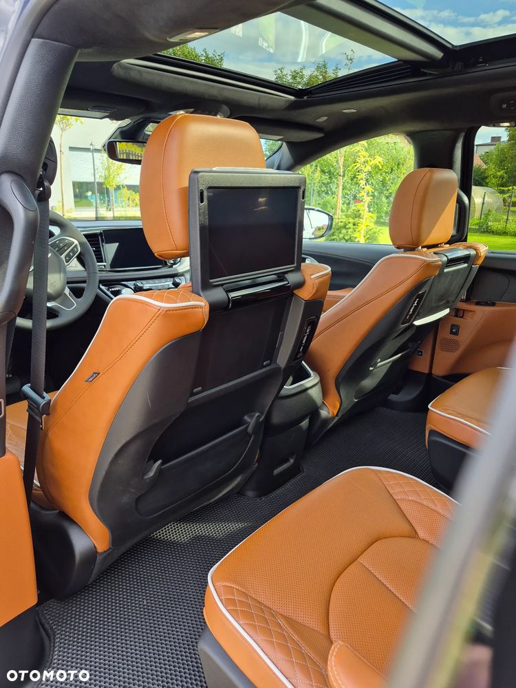 Chrysler Pacifica - 9