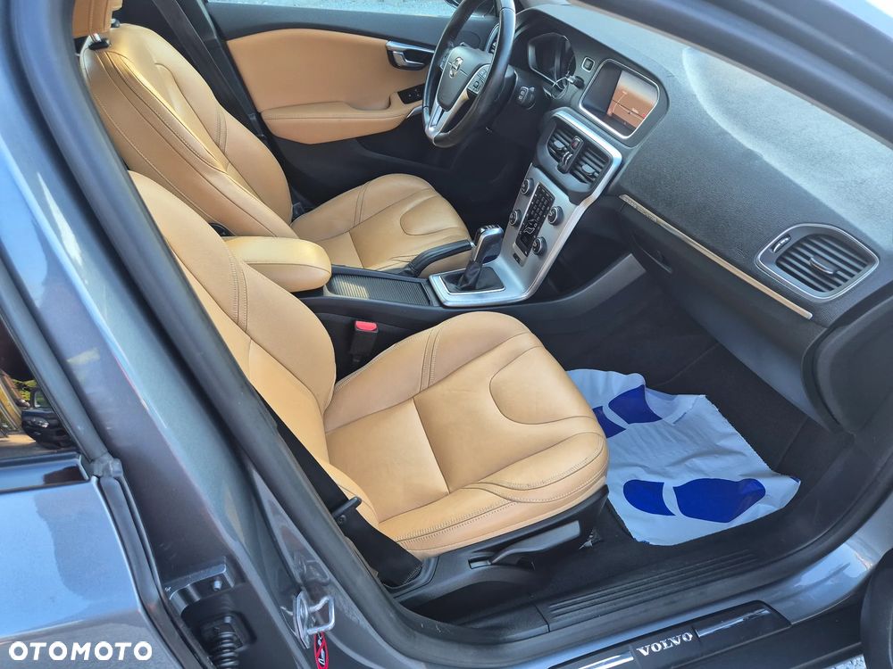 Volvo V40 Cross Country D2 Summum - 28