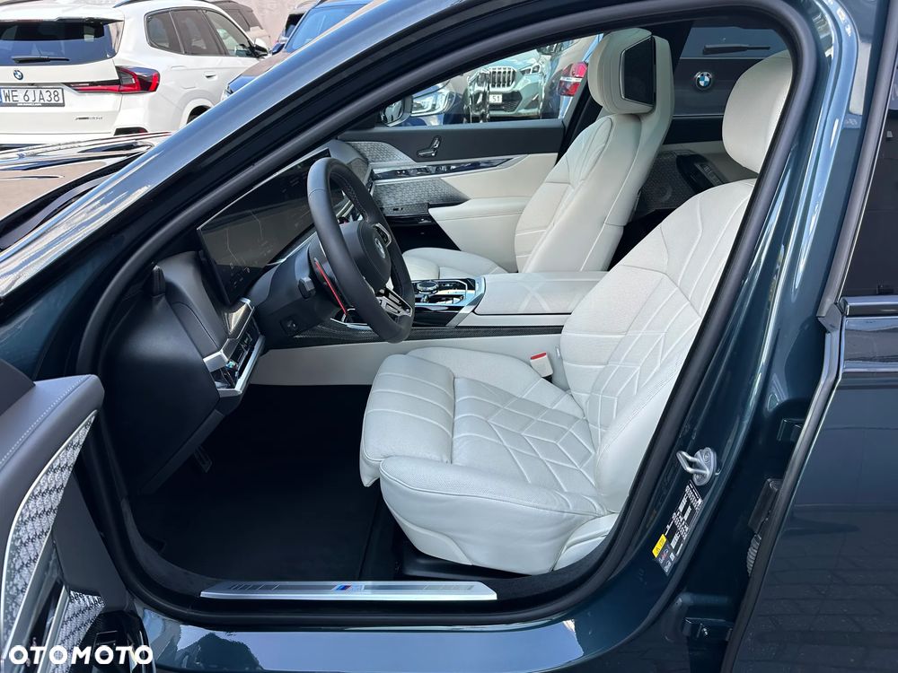 BMW Seria 7 M760e PHEV xDrive Individual Edition sport - 7