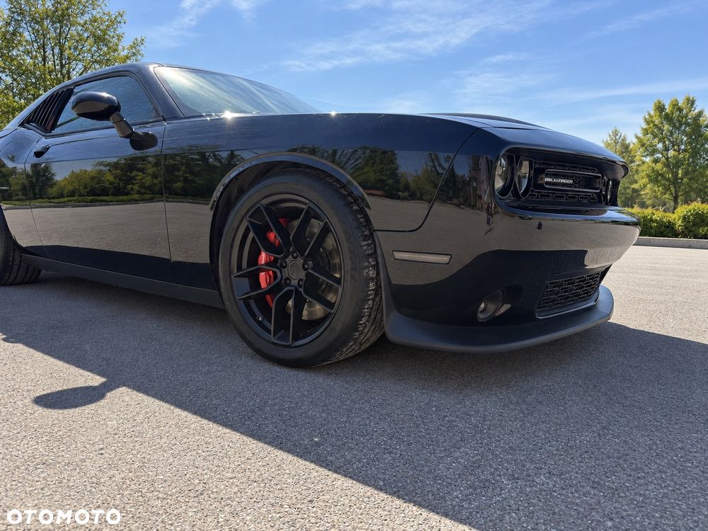 Dodge Challenger - 14