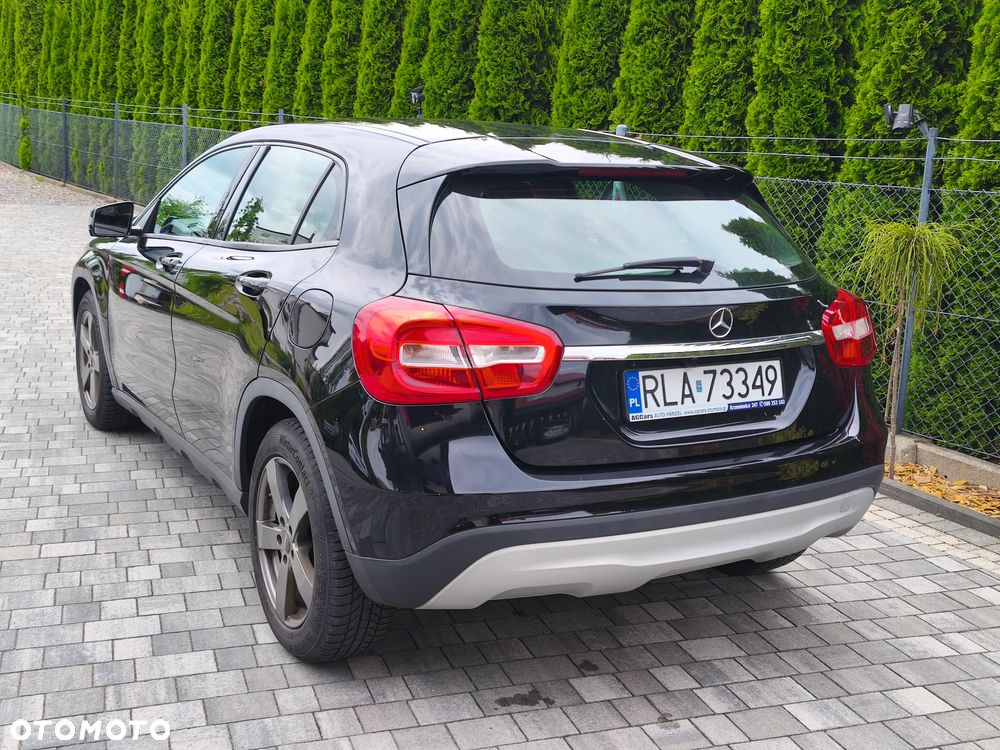 Mercedes-Benz GLA 180 Urban - 6