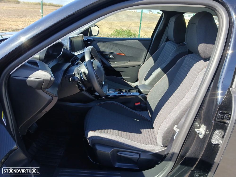 Peugeot 2008 1.2 PureTech Active Pack EAT8 - 14