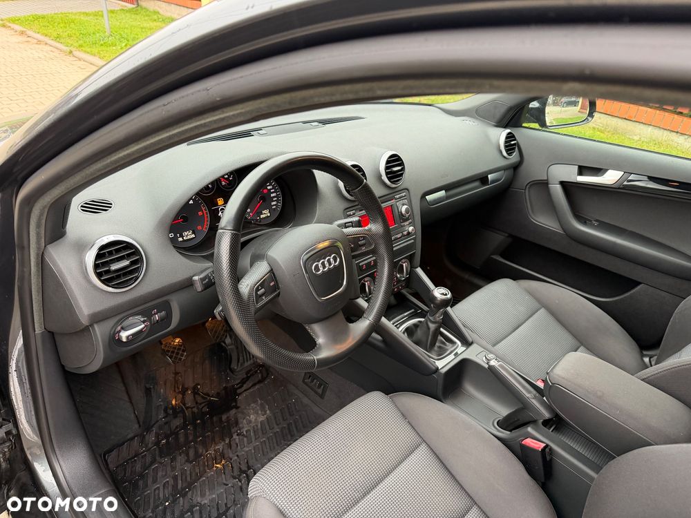Audi A3 Sportback 2.0 TDI DPF S line Sportpaket - 28