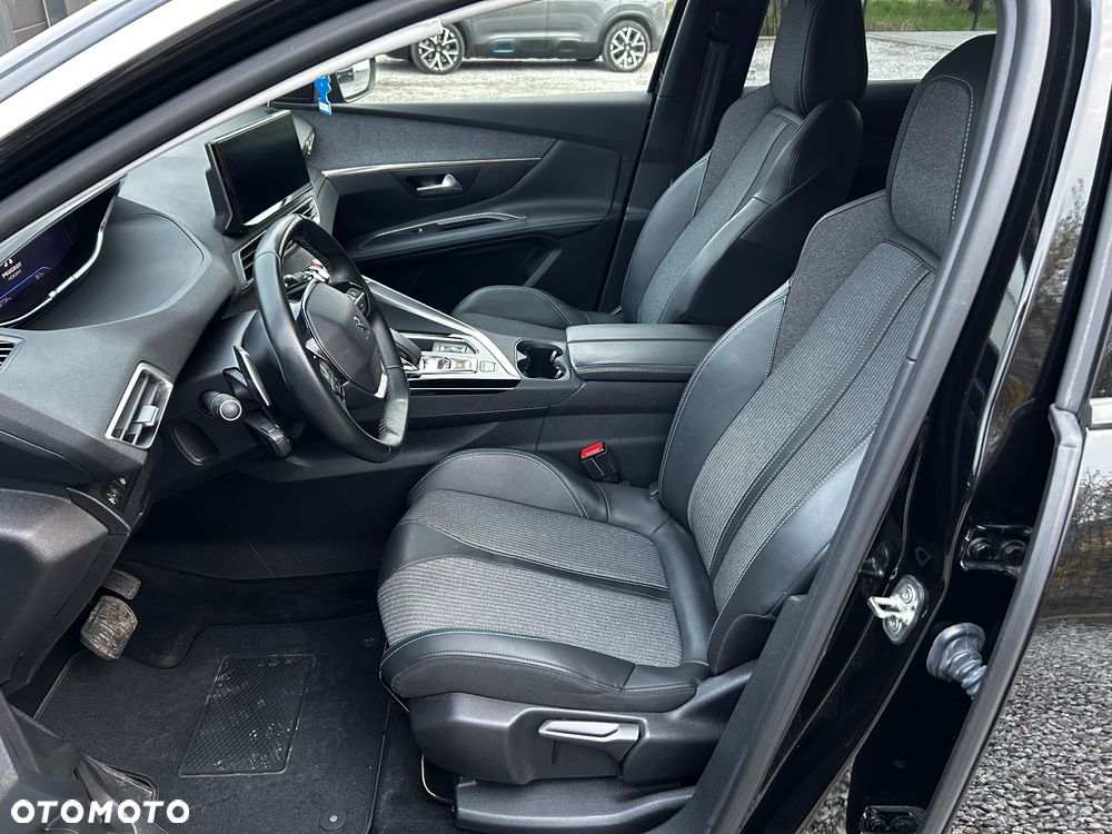 Peugeot 3008 1.6 PureTech Hybrid4 PHEV Allure Pack S&S EAT8 - 33