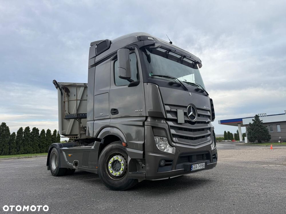 Mercedes-Benz - 1