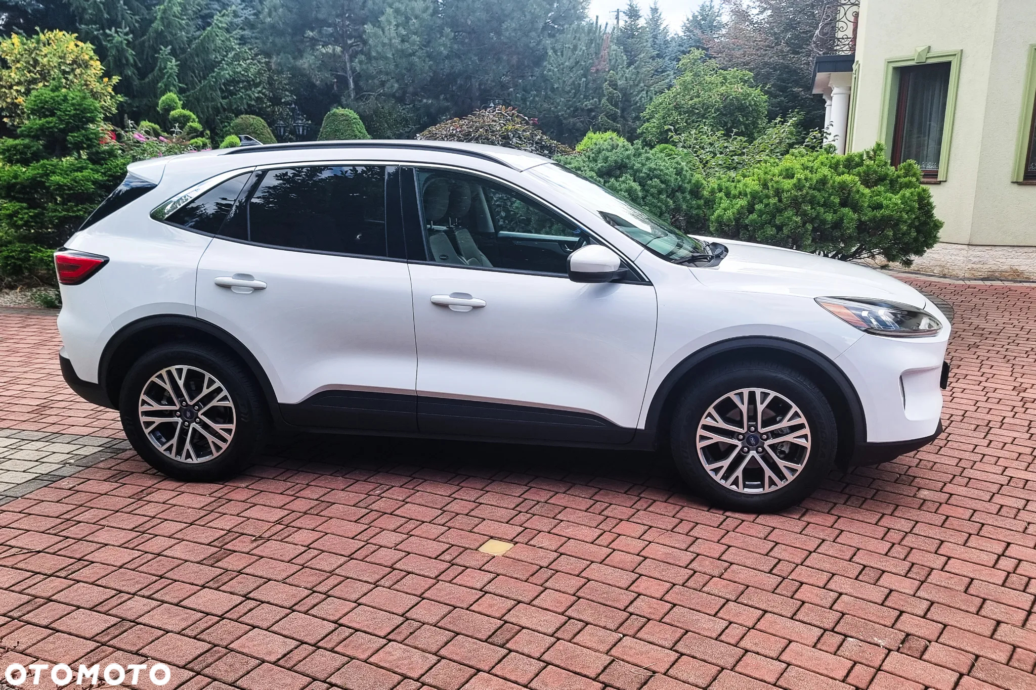 Ford Kuga 2.0 EcoBoost AWD Titanium ASS - 4