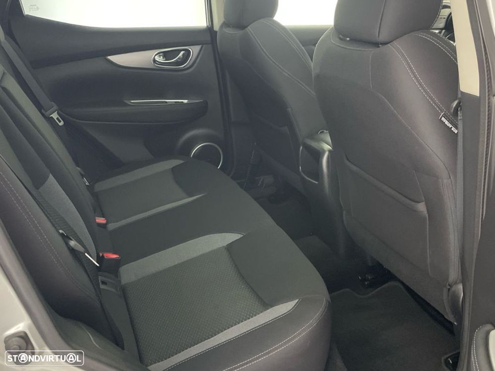 Nissan Qashqai 1.3 DIG-T N-Connecta - 24