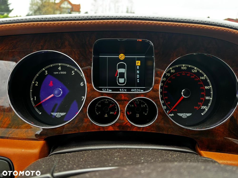 Bentley Continental GT - 15