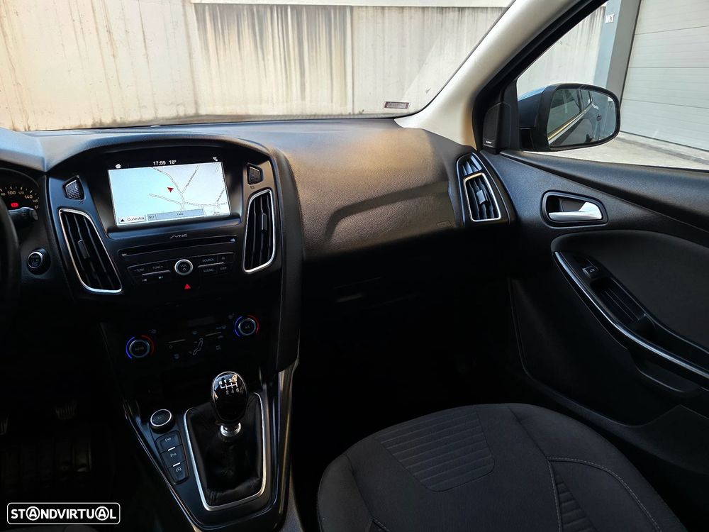 Ford Focus SW 1.5 TDCi Titanium - 37