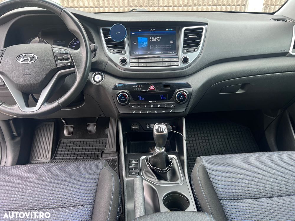 Hyundai Tucson blue 1.7 CRDi 2WD Style - 11