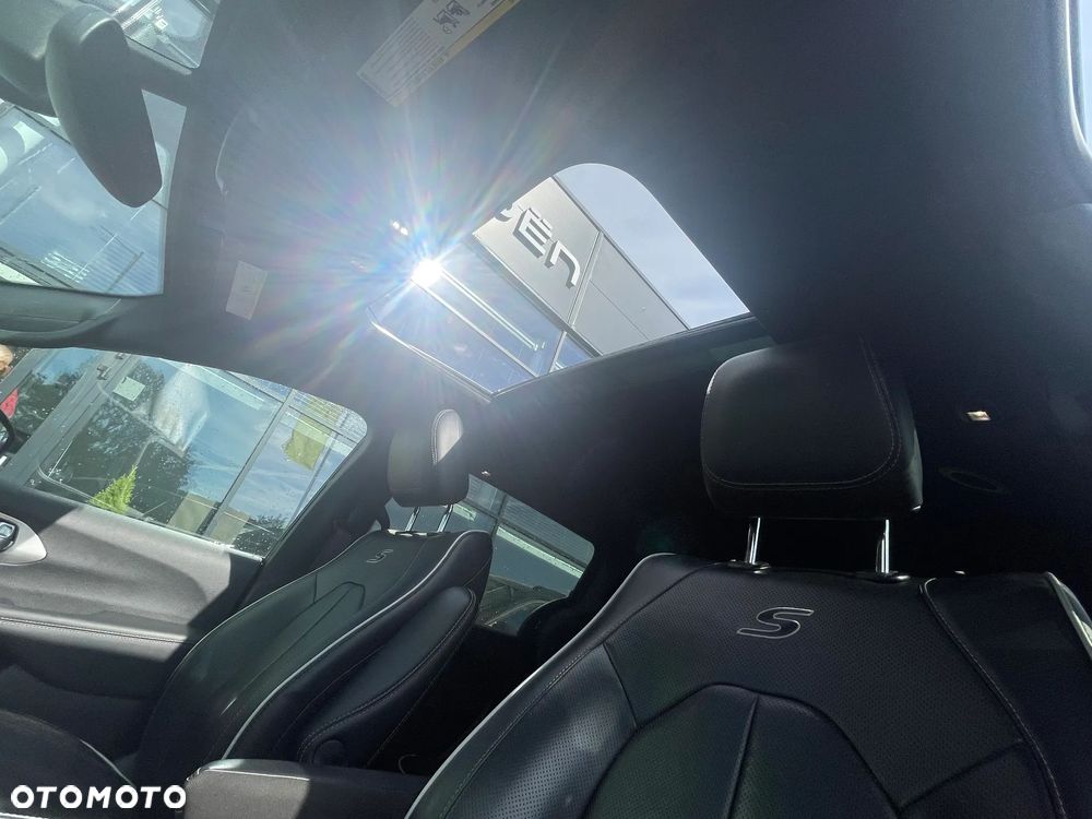 Chrysler Pacifica - 18