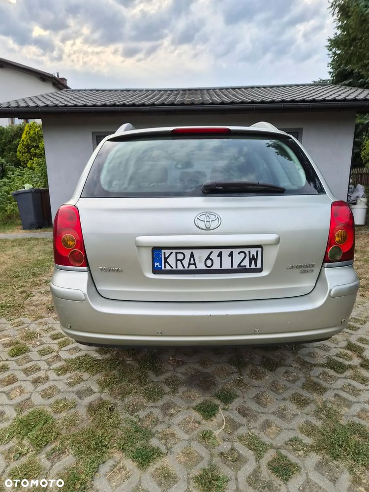 Toyota Avensis 2004 photo 3