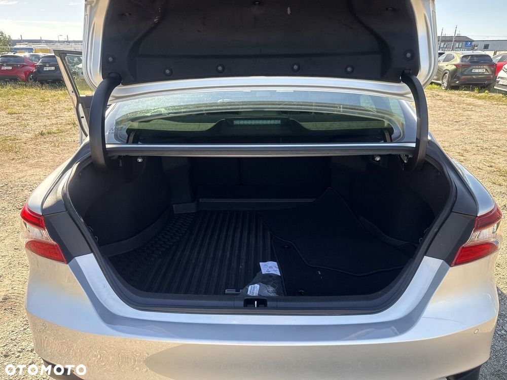 Toyota Camry 2.5 Hybrid Comfort CVT - 14
