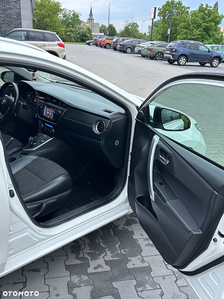 Toyota Auris Hybrid 135 Prestige - 13