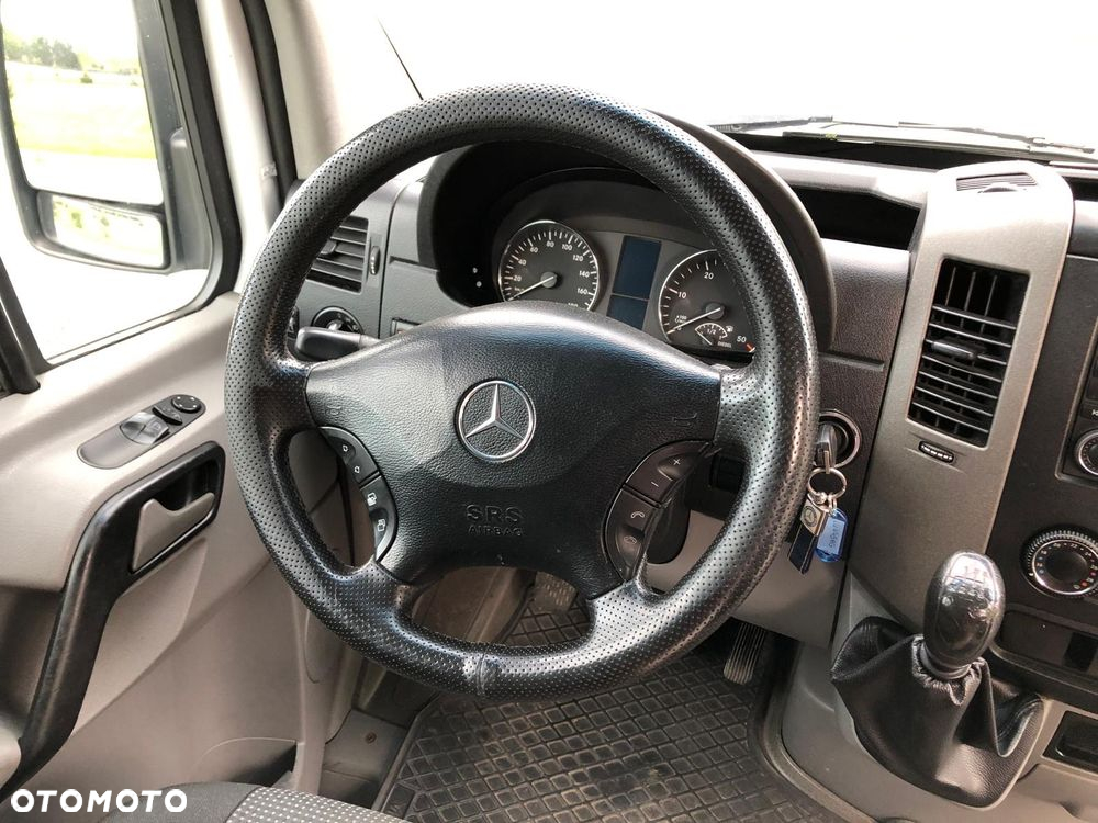 Mercedes-Benz Sprinter - 9