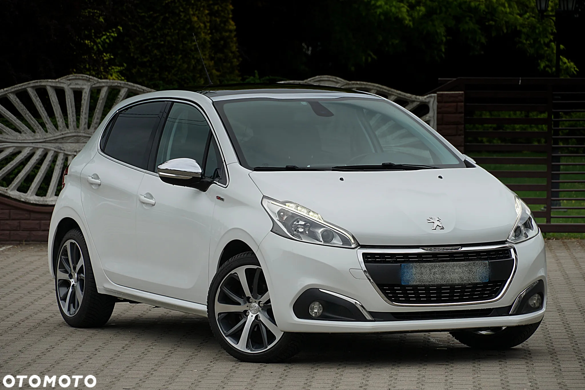 Peugeot 208 - 4