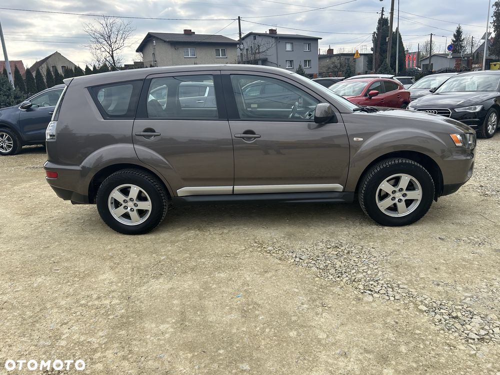 Mitsubishi Outlander 2.0 Intense + 2WD EU5 - 3