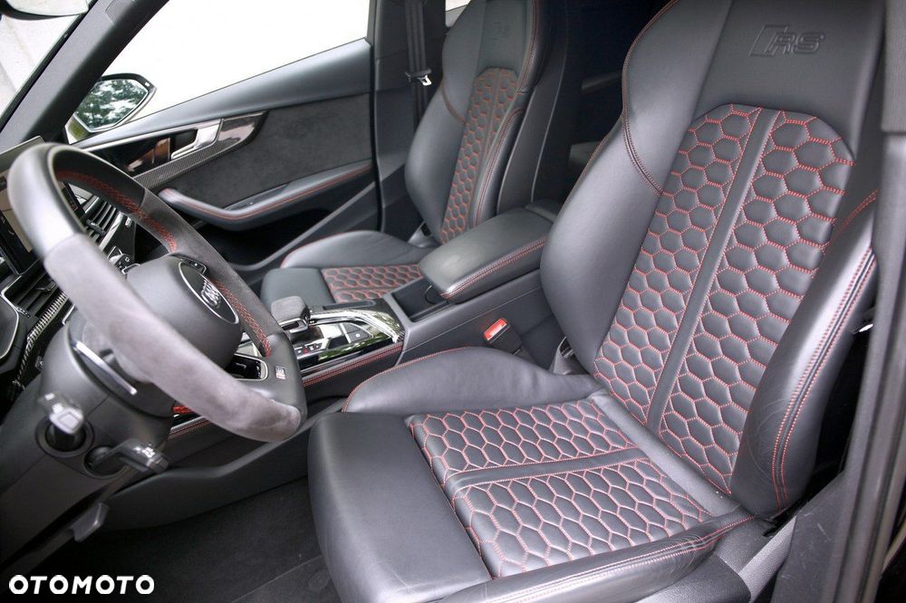 Audi RS4 Limousine - 18