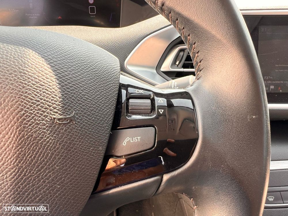 Peugeot 308 1.2 PureTech Allure - 38
