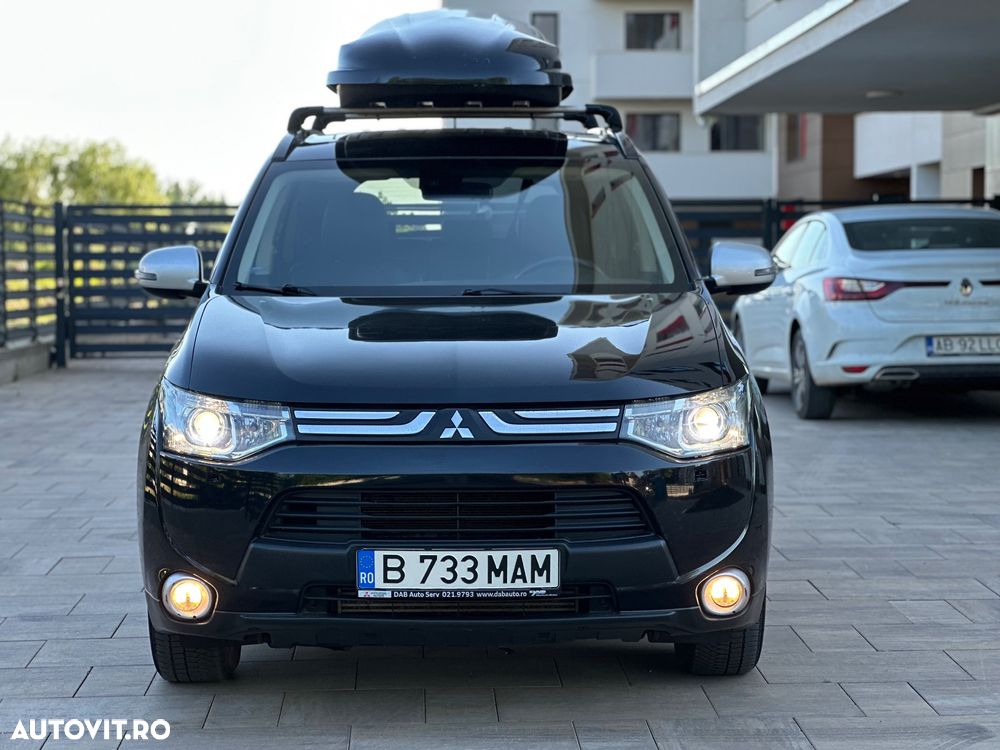 Mitsubishi Outlander - 3