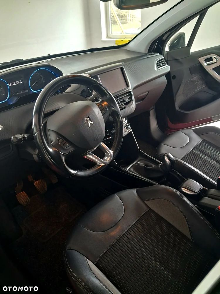 Peugeot 2008 - 10