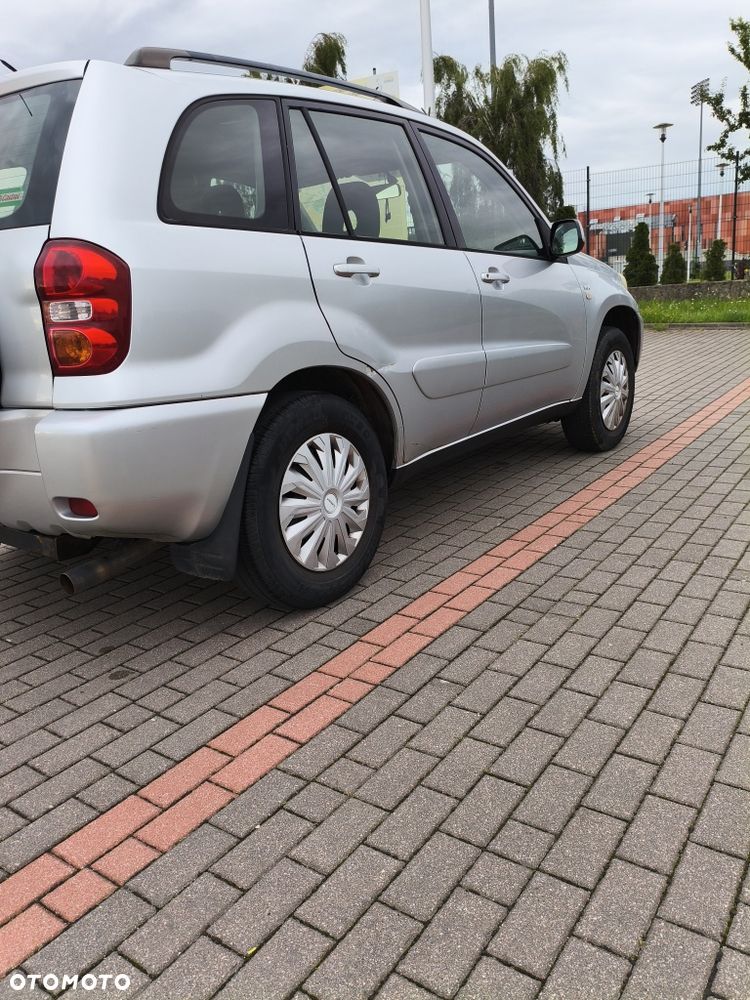 Toyota RAV4 - 4