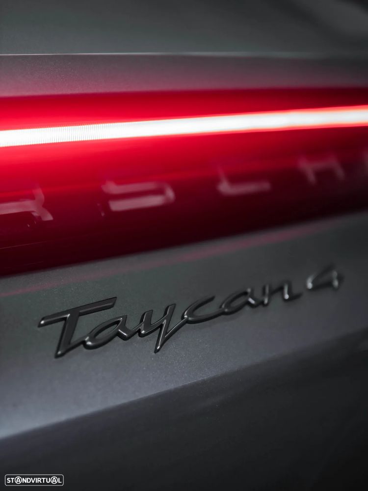 Porsche Taycan Cross Turismo 4 - 27
