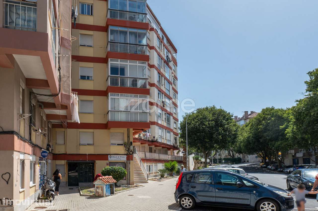 Arrenda-se apartamento T0 - Grande imagem: 2/16