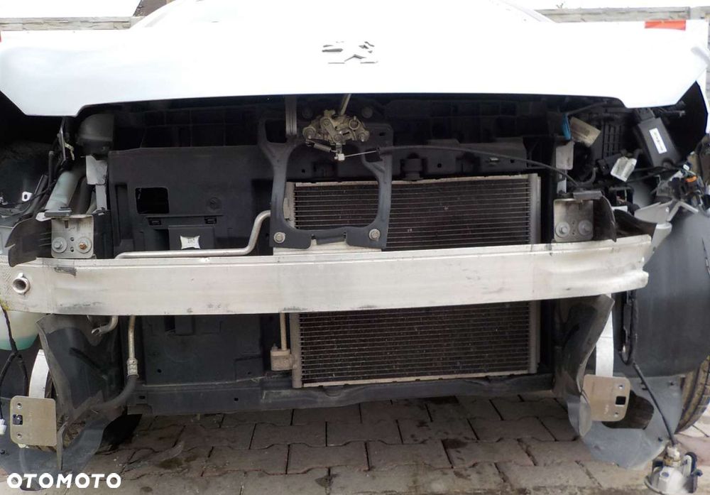 Peugeot 2008 1.2 Pure Tech GPF Style - 4