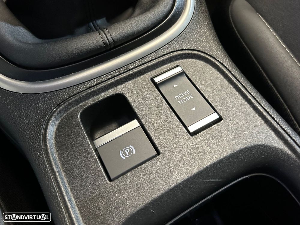 Jeep Avenger 1.2 GSE T3 Altitude - 32