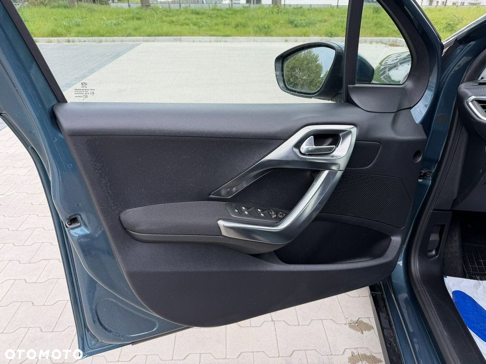Peugeot 2008 PureTech 110 Stop&Start EAT6 Allure - 16