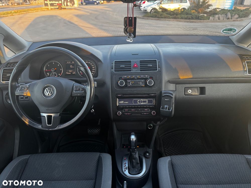 Volkswagen Touran 2.0 TDI DPF Highline DSG - 5