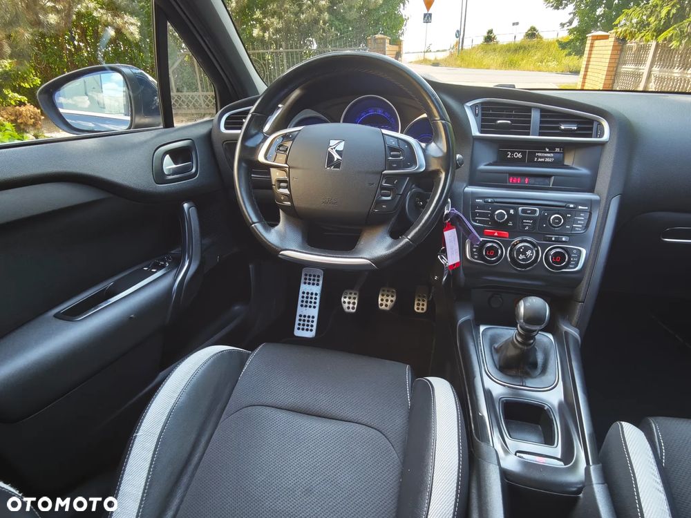 Citroën DS4 e-HDi 110 SoChic - 27