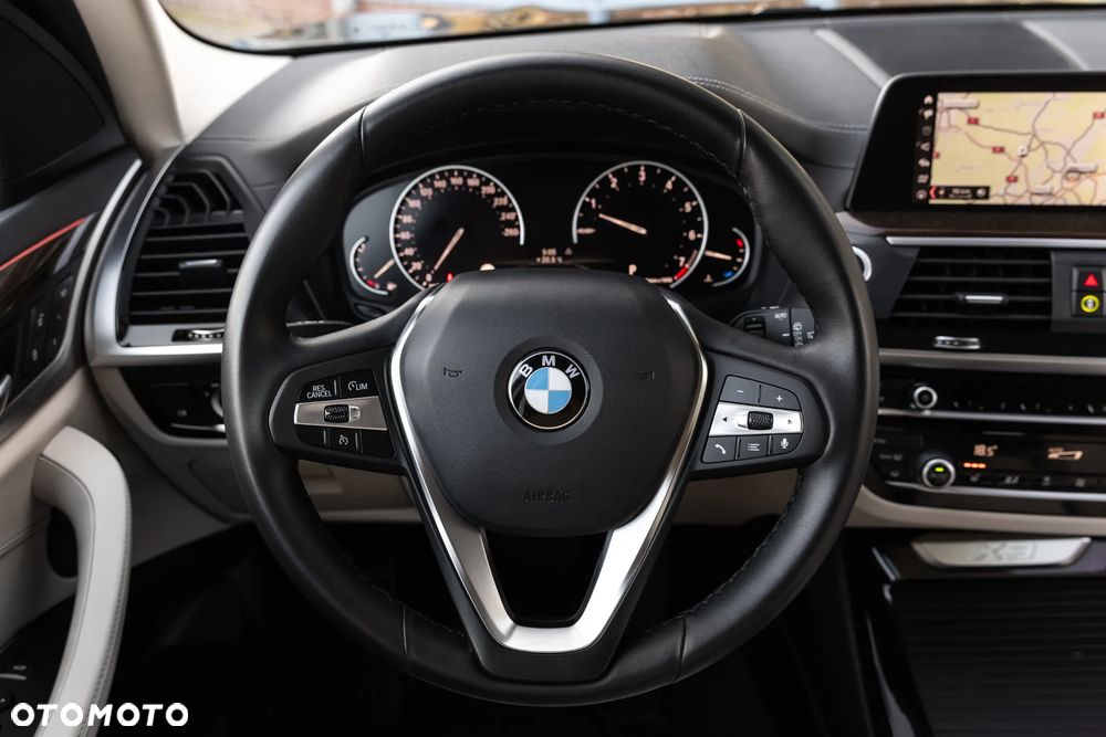 BMW X3 xDrive30i Luxury Line - 28