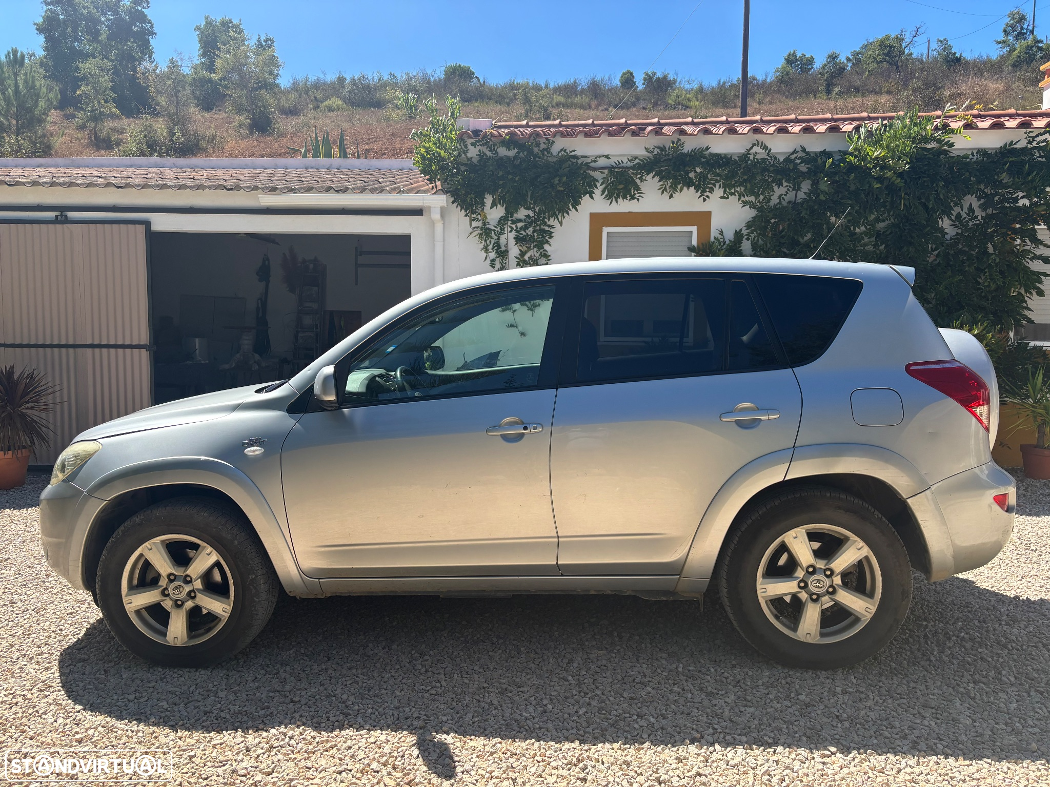 Toyota RAV4 2.2 D-4D X - 4