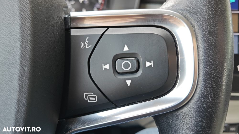 Volvo XC 40 B4 AT8 AWD Mild Hybrid Inscription - 18